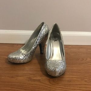 Women’s size 7 heel